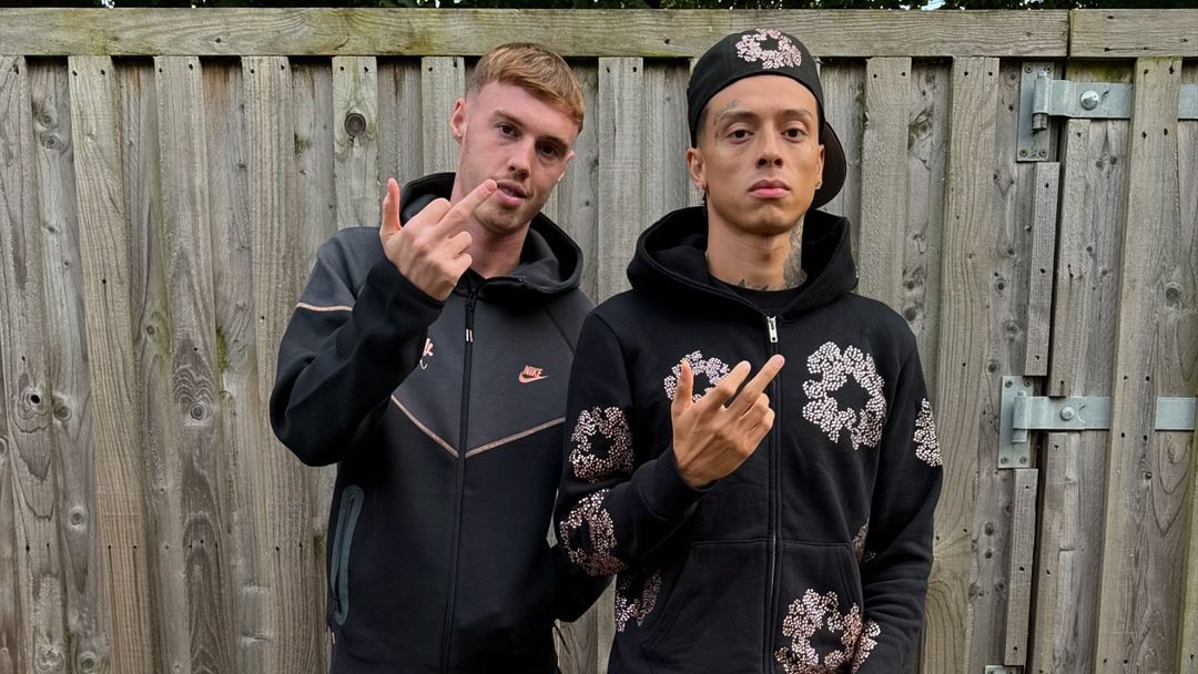 Cole Palmer gives the finger as Chelsea talisman strikes a pose in